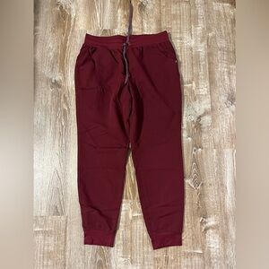 Jaanuu Women's 5-Pocket Classic Scrub Jogger.  L Regular Wine. NWT